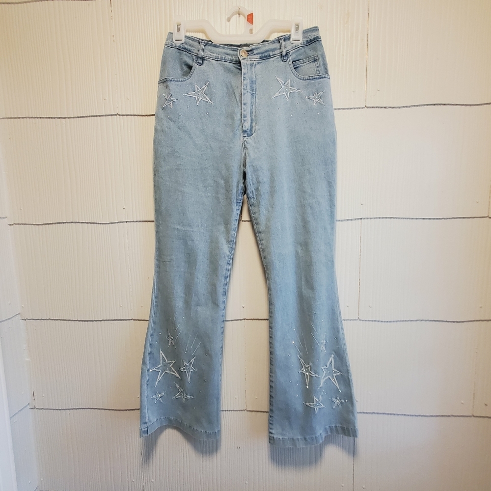 Lafei Nier Light Wash Star Embroidery Details Women's Jeans. Flare.